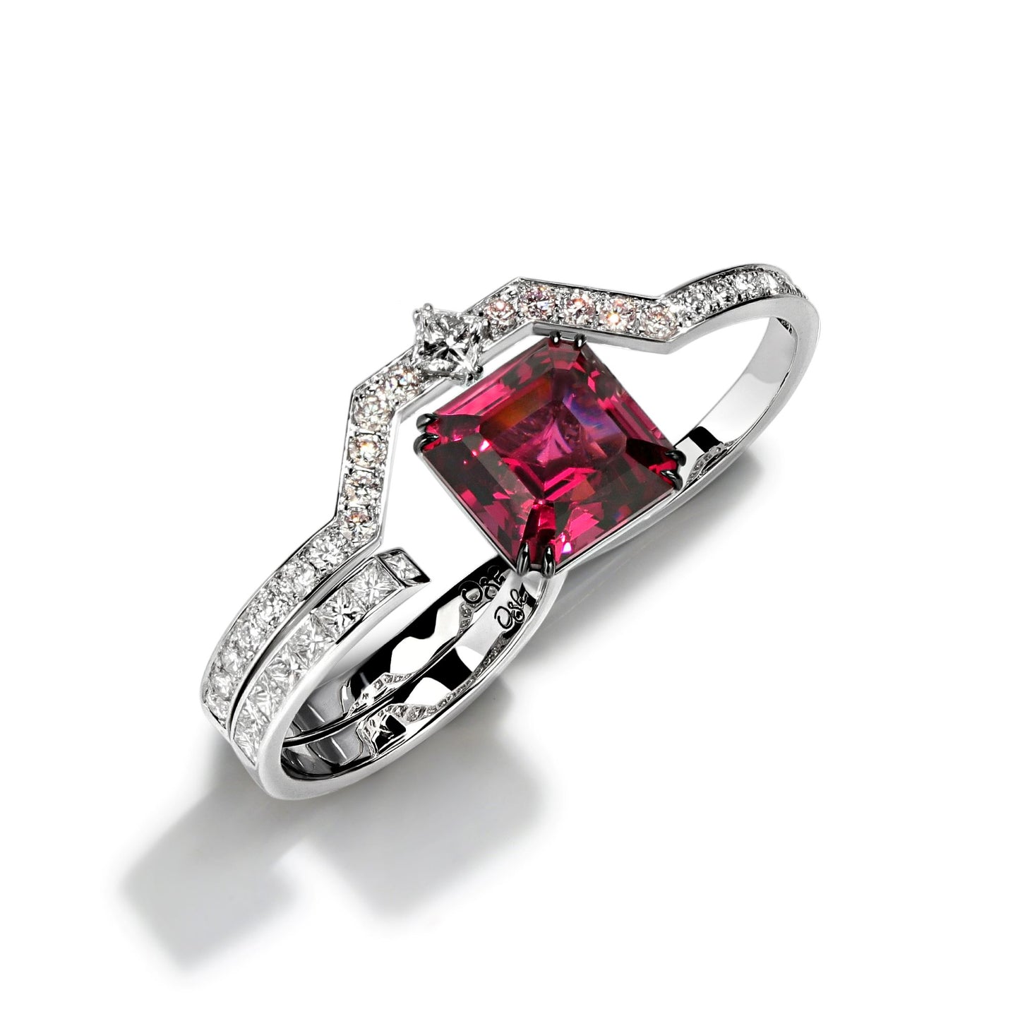Ring ROSEUS FLAMMA rhodolite
