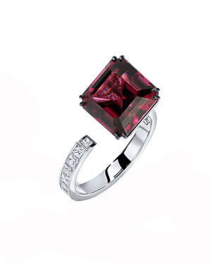 Ring ROSEUS FLAMMA rhodolite